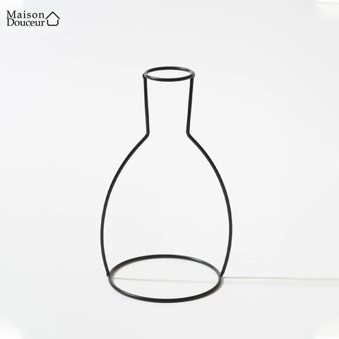 Vase silhouette en fer