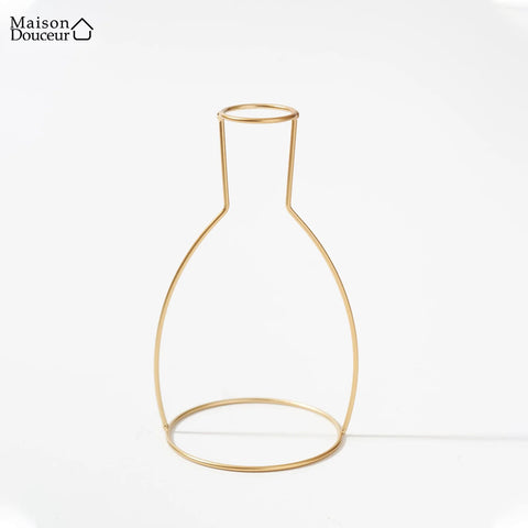 Vase silhouette en fer